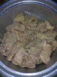诱人的粉蒸肉做法图解1)