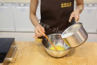 美味的法式焦糖布蕾做法图解5)