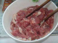 家常菜莴笋炒瘦肉做法图解2)
