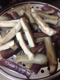 色香味俱全的鱼香茄子做法图解1)