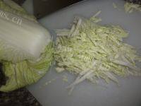 白菜拌粉丝做法图解1)