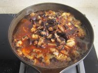 色味俱佳的香菇鸡腿焖饭做法图解12)