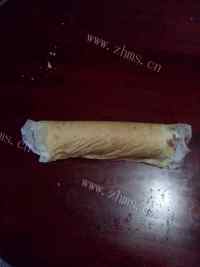自制黑芝麻蛋糕卷做法图解8)