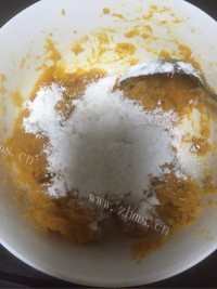 自制红薯饼做法图解4)