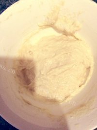 自制牛奶小餐包做法图解2)