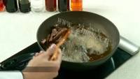美味的麻辣牛肉干做法图解4)