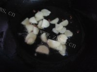 独特的平菇炒肉做法图解3)