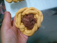 美味的南瓜绣球豆沙包做法图解11)