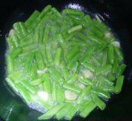 「DIY美食」干煸四季豆做法图解5)