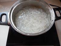 「手工美食」杏仁豆腐做法图解7)