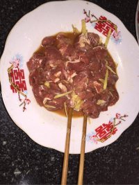 诱人的水煮牛肉做法图解2)