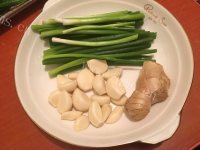 家常菜腊肉炒荷兰豆做法图解5)
