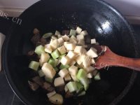 特色美食牛肉咖喱饭做法图解4)