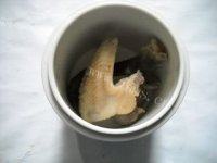 淮山芡实莲子炖柴鸡做法图解7)