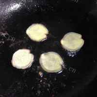 特下饭的青椒炒肉做法图解4)