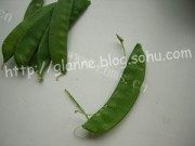 家常菜甜豆炒腊肠做法图解1)