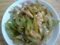 色味俱佳的青椒炒蛋
