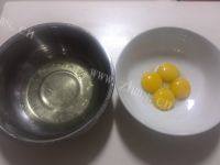 自制炼乳戚风蛋糕做法图解2)