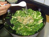家常菜韭菜炒豆腐丝做法图解6)