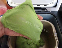 鲜绿菠菜吐司做法图解6)