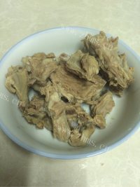 色香味俱全的羊肉萝卜汤做法图解3)