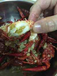 美味蒜香小龙虾做法图解5)
