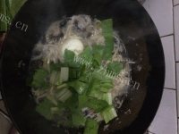 美味的蔬菜鸡蛋面做法图解5)