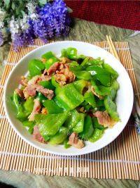 鲜美的青椒肉片