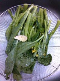 意犹未尽的盐水菜心做法图解1)