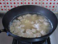 菠菜汆丸子做法图解9)