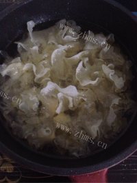 卤蛋银耳面做法图解4)