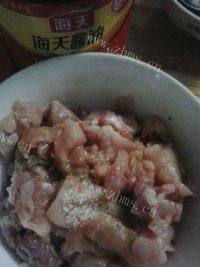 简单板栗烧肉做法图解2)