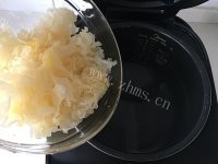 珍馐美味的紫薯银耳羹做法图解2)
