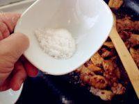 秀色可餐的盐煎肉做法图解9)