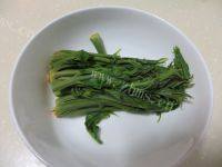 从此爱上香椿芽炒鸡蛋做法图解3)