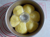 美味的挤挤小猪面包做法图解21)