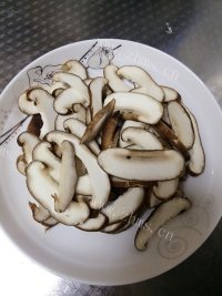 特下饭的香菇油菜做法图解3)