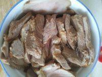 家常菜土豆扣肉做法图解4)