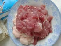 家常菜芹菜肉丝做法图解2)