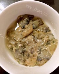 鲜美可口的海蛎子豆腐汤做法图解1)