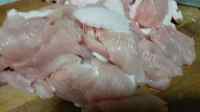 清淡的蒜苗炒肉做法图解2)