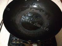 家常菜蒜苗炒五花肉做法图解4)