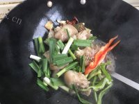 美味佳肴般的红烧猪蹄做法图解7)