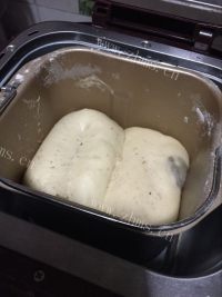 醇香芝麻奶香土司做法图解8)