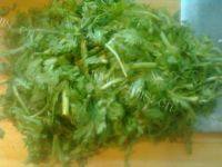 家常菜茼蒿炖豆腐做法图解3)