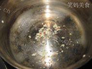 鲜美可口的番茄蛋花汤做法图解2)