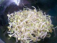 香飘的素炒豆芽做法图解3)