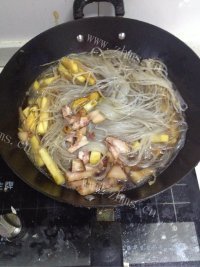 美味营养的土豆炖粉条做法图解14)