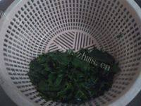 口感饱满的香椿炒鸡蛋做法图解3)