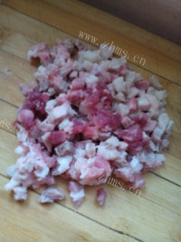 可口的肉末蒸豆腐做法图解2)